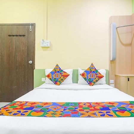 Fabexpress Airport Stay Inn - Nr Hyderabad International Airport, Shamshabad エクステリア 写真
