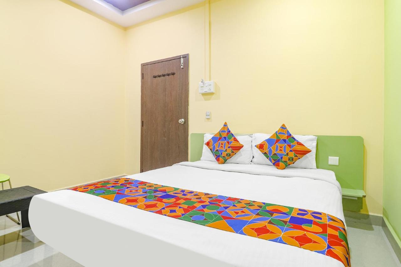 Fabexpress Airport Stay Inn - Nr Hyderabad International Airport, Shamshabad エクステリア 写真