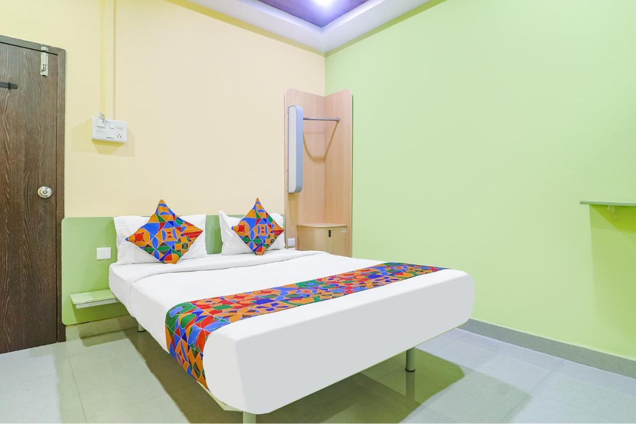 Fabexpress Airport Stay Inn - Nr Hyderabad International Airport, Shamshabad エクステリア 写真