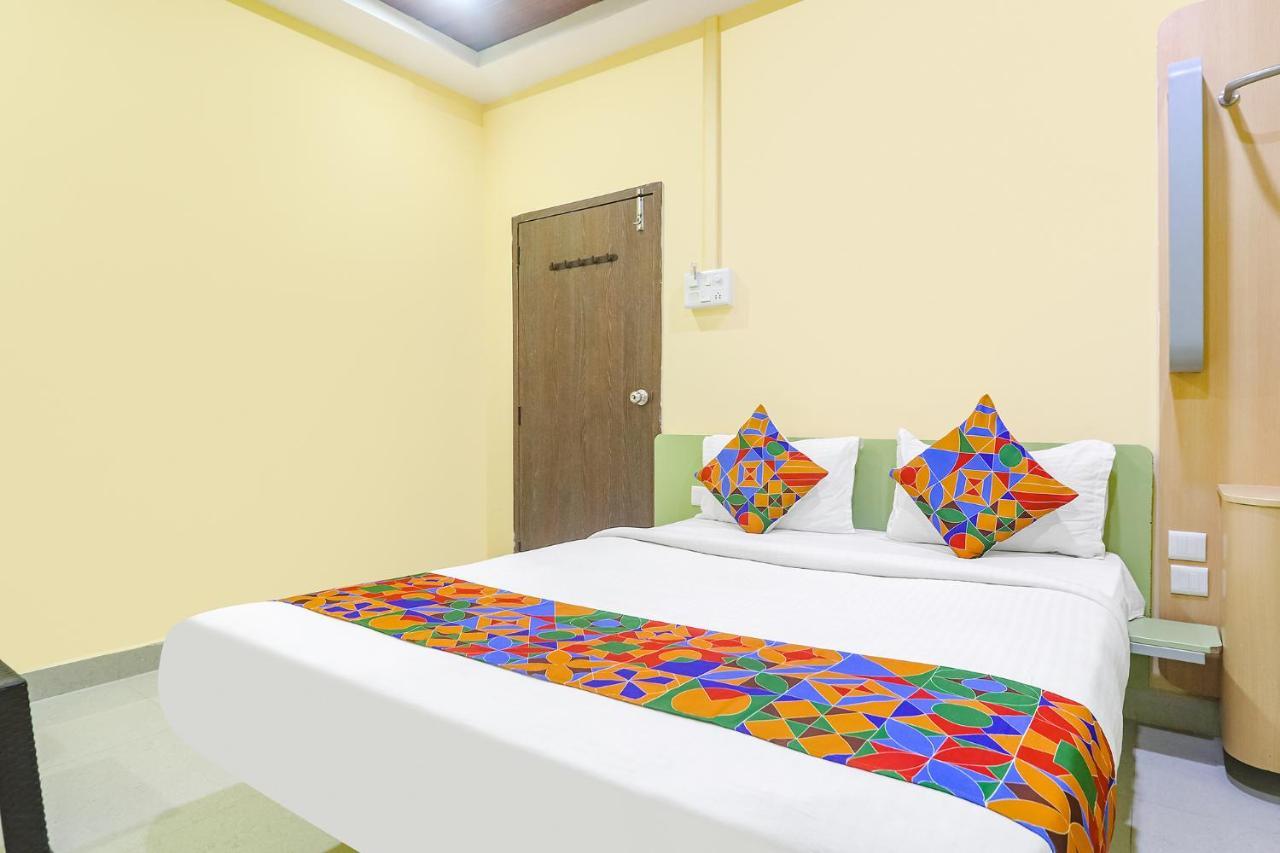 Fabexpress Airport Stay Inn - Nr Hyderabad International Airport, Shamshabad エクステリア 写真