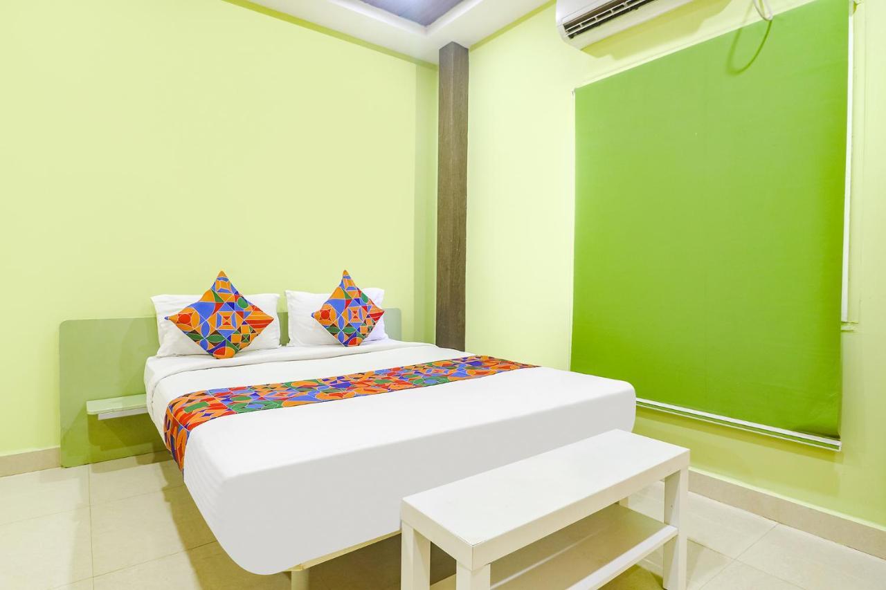 Fabexpress Airport Stay Inn - Nr Hyderabad International Airport, Shamshabad エクステリア 写真