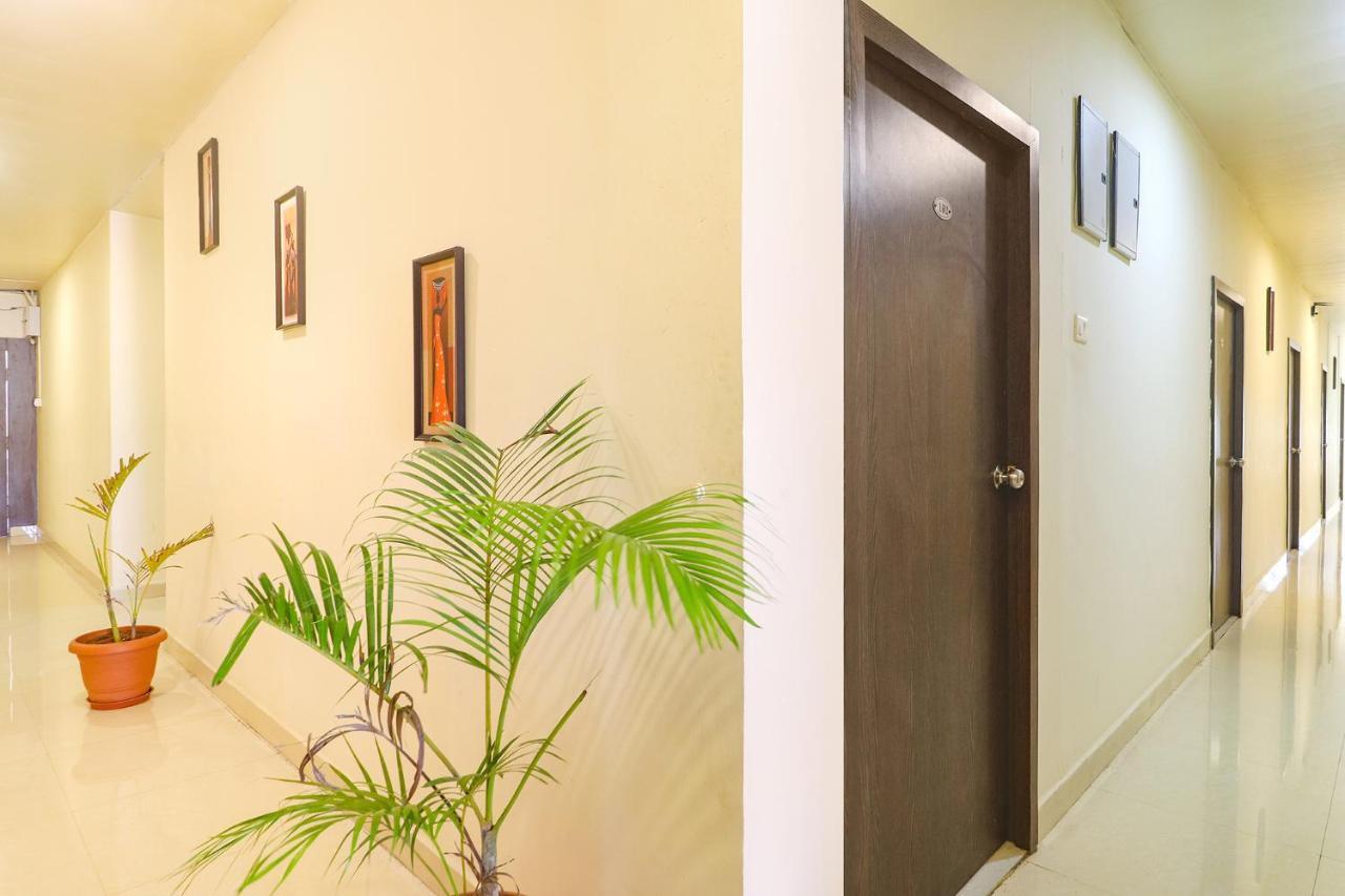 Fabexpress Airport Stay Inn - Nr Hyderabad International Airport, Shamshabad エクステリア 写真