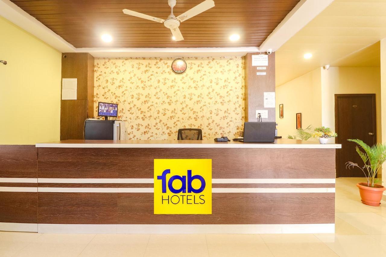 Fabexpress Airport Stay Inn - Nr Hyderabad International Airport, Shamshabad エクステリア 写真