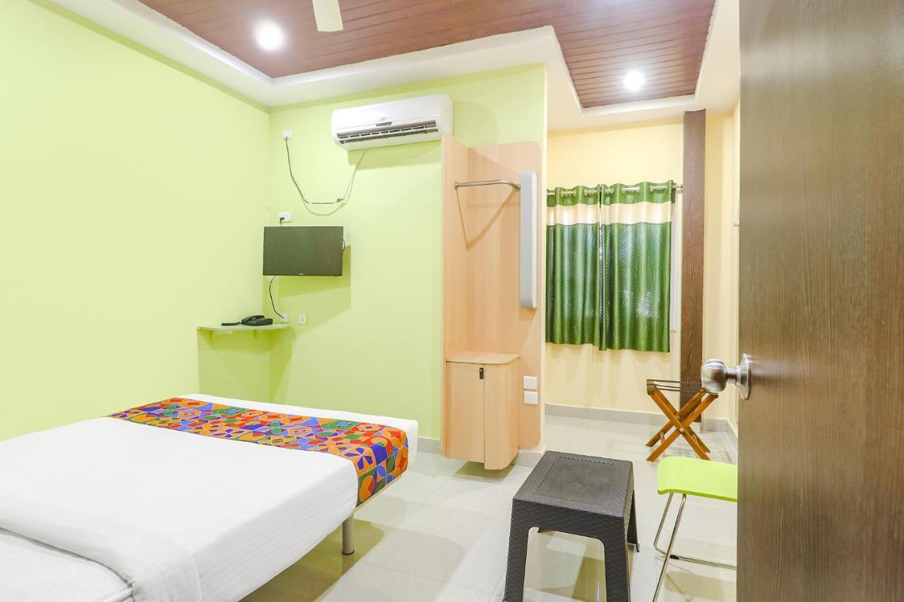 Fabexpress Airport Stay Inn - Nr Hyderabad International Airport, Shamshabad エクステリア 写真