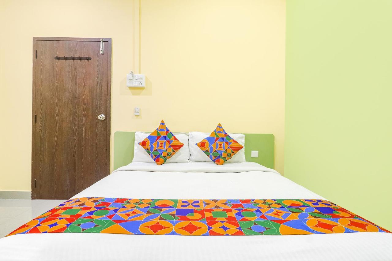 Fabexpress Airport Stay Inn - Nr Hyderabad International Airport, Shamshabad エクステリア 写真
