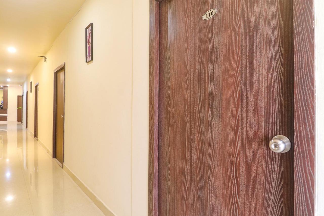 Fabexpress Airport Stay Inn - Nr Hyderabad International Airport, Shamshabad エクステリア 写真